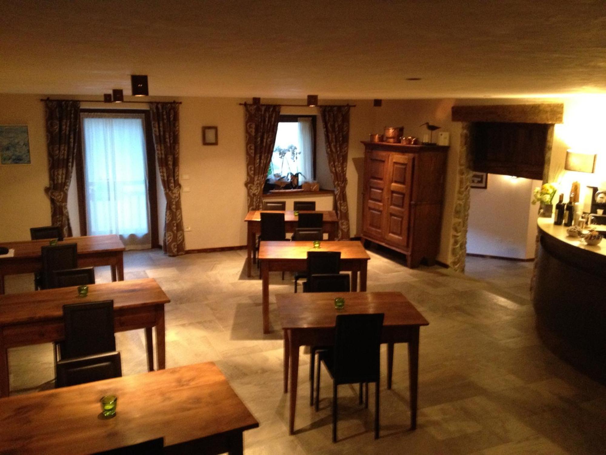 Le Petit Relais Hotell Valpelline Eksteriør bilde