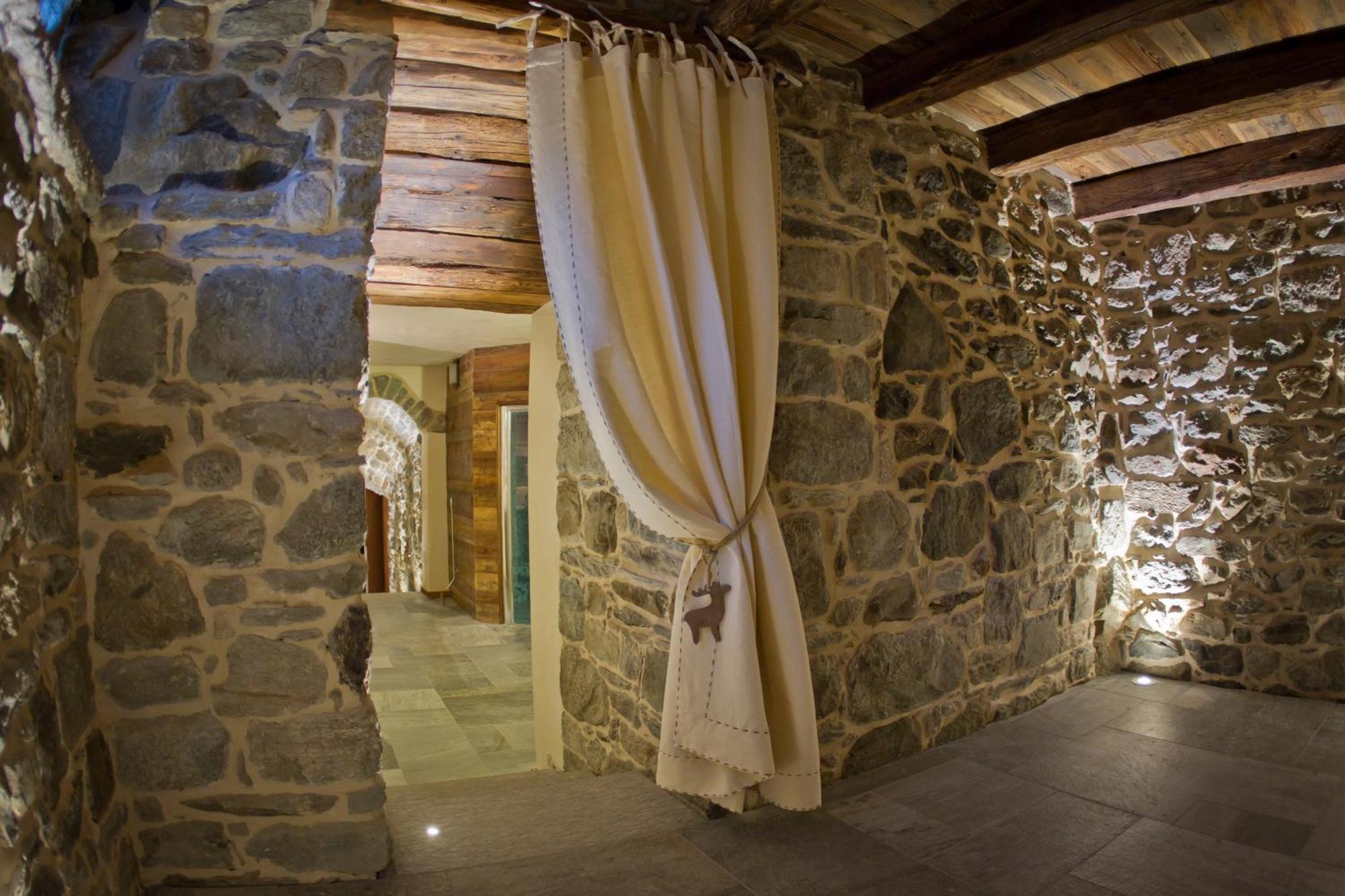 Le Petit Relais Hotell Valpelline Eksteriør bilde