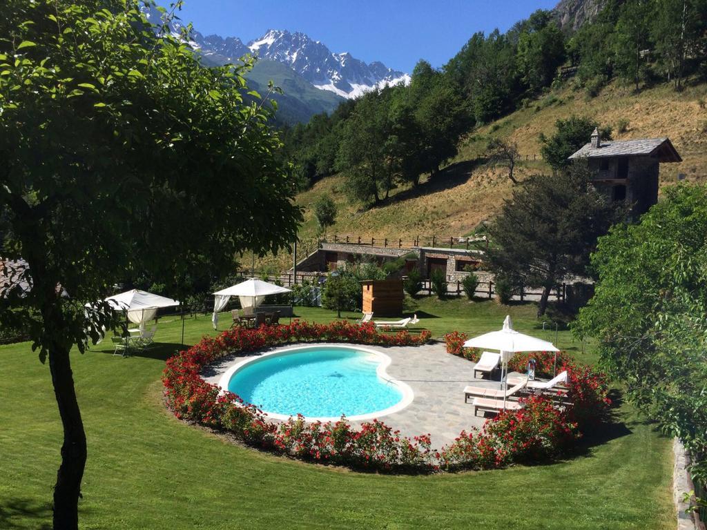 Le Petit Relais Hotell Valpelline Eksteriør bilde